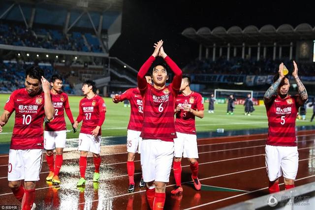 格伦·克洛斯、莎拉·保罗森、泰亚娜·泰勒、金·卡戴珊、妮.《办公室》衍生剧《报社》首曝剧照 原作角色回归!